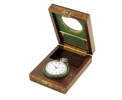 Zenith. A military deck watch, white enamel dial signed Zenith 7674, centre seconds, gilt keyless lever movement jewelled to 
