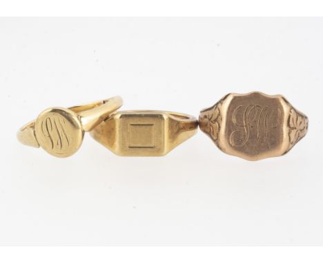 An Edward VII 9ct gold gentleman's signet ring, with scroll engraved initials ring size Q,  another Victorian Chester marked 