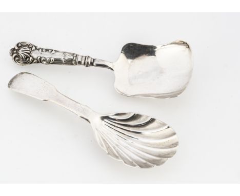 Two first half 19th century silver tea caddy spoons, one with shell shaped bowl and fiddle handle, stress fractures to handle