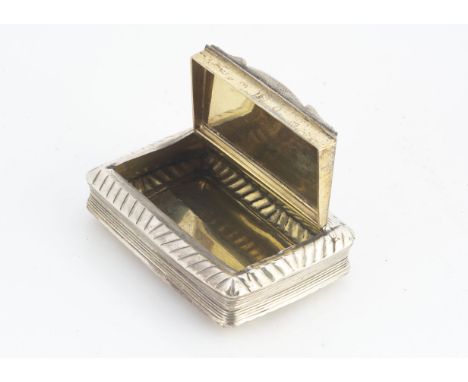 A George IV silver snuff box by I S, 6cm and 1.3 ozt 
