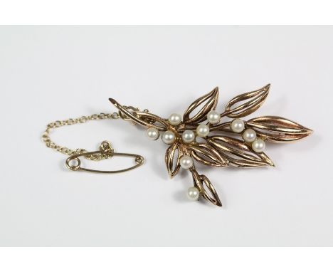 A vintage 9ct yellow gold seed pearl brooch, floral spray design approx 45 x 25mm, approx 5.7 gms.