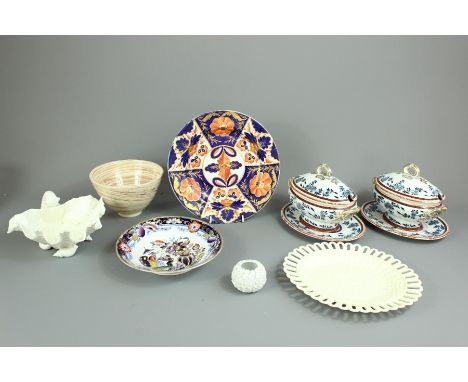 Miscellaneous porcelain, this lot includes an early 19th century Derby Imari pattern plate approx 25.5 cms, two Minton 'Delft