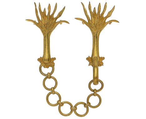 Welsh Guards post 1915 Officer’s gilt cloak chain.A very fine example comprising two burnished gilt leeks with gilt eight rin