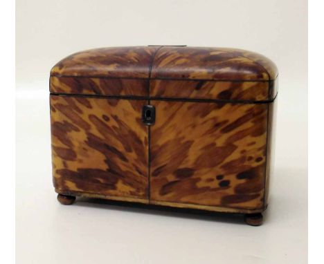 Tortoiseshell tea caddy. A condition report is not available for this lot.  Damage, defects, restoration or other faults are 