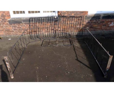 Cast iron arbour and gate. A condition report is not available for this lot.  Damage, defects, restoration or other faults ar