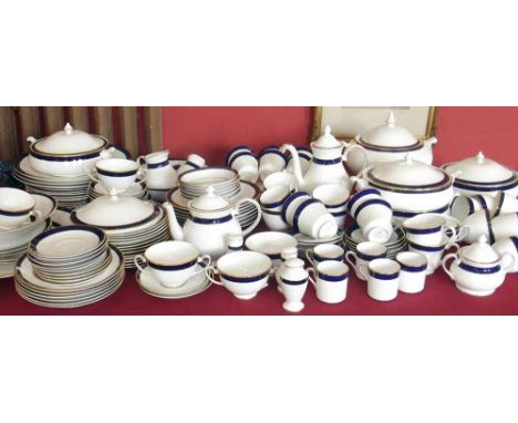 Royal Grafton Blue Nile Tea/Dinner Service A condition report is not available for this lot.  Damage, defects, restoration or