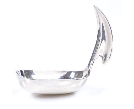 A Danish sterling silver caddy spoon, with vertical stylised handle, by Hans Hansen, height 5.5cm 