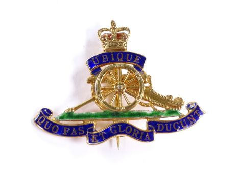 A 9ct gold and enamel Royal Regiment of Artillery sweetheart brooch, by Garrard &amp; Co Ltd, hallmarks Birmingham 1971, leng