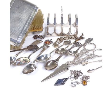 Various silverware, including grape scissors, toast rack, spoon etc, 9oz weighable 