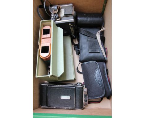 2 x vintage cameras and 3 further modern cameras, together with boxed stereo viewers