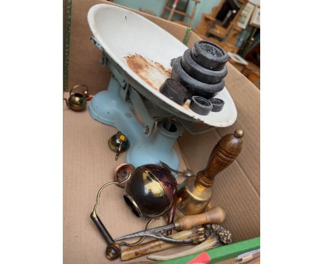 Vintage weighing scales with weights, 3 bone handled implements and mixed brass items 