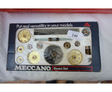 Originally boxed gear set for vintage Meccano