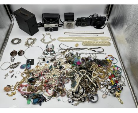 Collection of Dress Jewellery to include Silver Examples along with Five Vintage Cameras. 
All proceedings from this lot goes