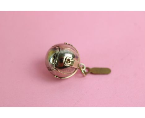 Vintage 9ct gold &amp; silver Masonic orb opening pyramid pendant (9.2g) 