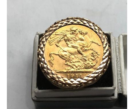 1911 gold sovereign ring weight 12g 