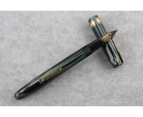 Vintage Waterman w5 green fountain pen w/ 14ct gold nib 