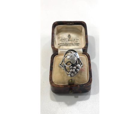 Vintage Bernhard Hertz modernist 830 silver grape and vine leaf ring UK size leading edge P 