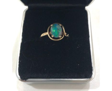 Vintage Natural Black Opal Triplet Solitaire Ring 9 Karat Yellow Gold Size UK: M.5 US: 6.3/4 (2.4g) 