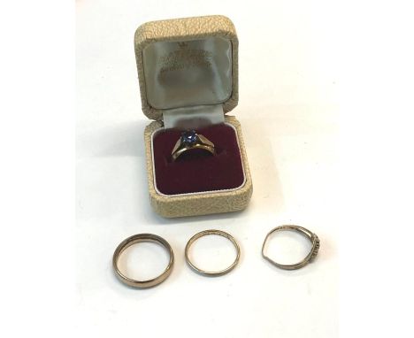 4 gold dress rings includes 18ct gold blue stone ring and 3 x 9ct rings 