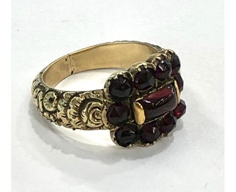 Georgian gold mourning ring set with garnets engraved on inside 1823 mary hooper  weight 6.5g 
