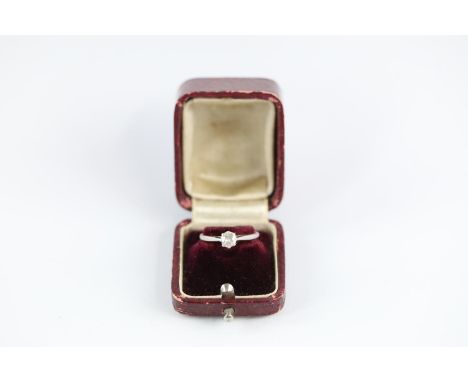 18ct diamond solitare diamond ring central diamond measures approx 5.2mm dia 