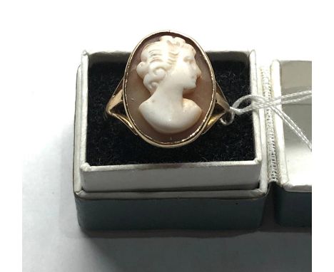 9ct gold ladies hard stone cameo ring weight 4.3g 