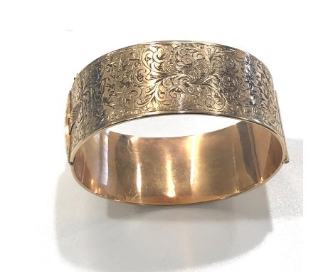 Wide 9ct metal core bangle with ornate engraved detailing 