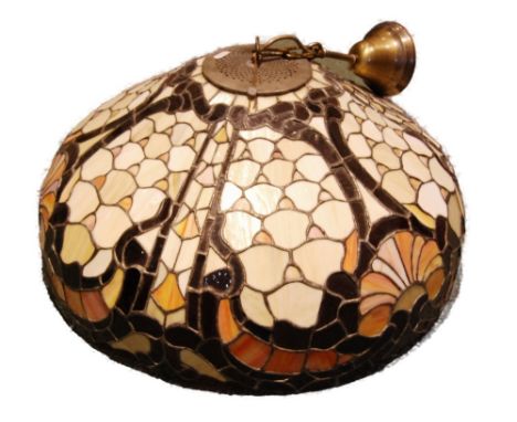 Good quality Tiffany of New York-style large multi-coloured stained leaded ceiling light shade, with hanging attachment, pewt