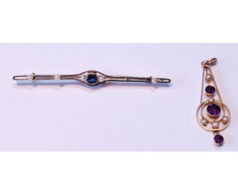 Gold bar brooch with pearl and sapphire centre, ‘15’, and a pendant with garnets and pearls, 4.9g. &nbsp;(2) 