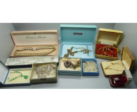 Vintage jewellery 