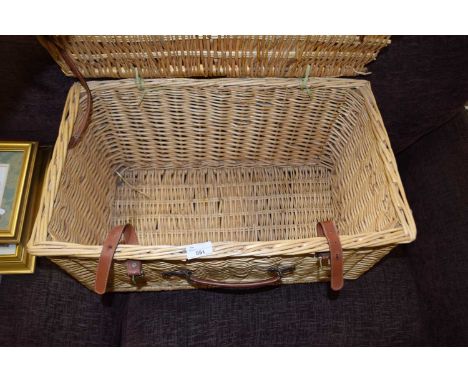 Wicker picnic hamper