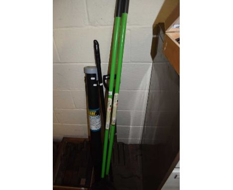 Mixed Lot: Garden tools and drain rods