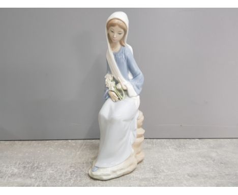 Lladro figure 4972 girl with lillies