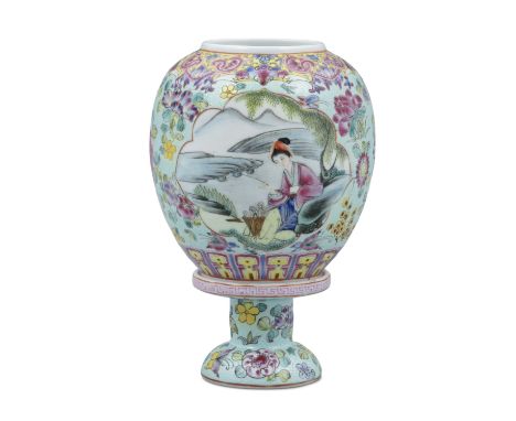 A THINLY POTTED FAMILLE ROSE ‘LADIES’ PORCELAIN NIGHT LIGHT OR LANTERN CHINA, 20TH CENTURY It is made of a stand of baluster 