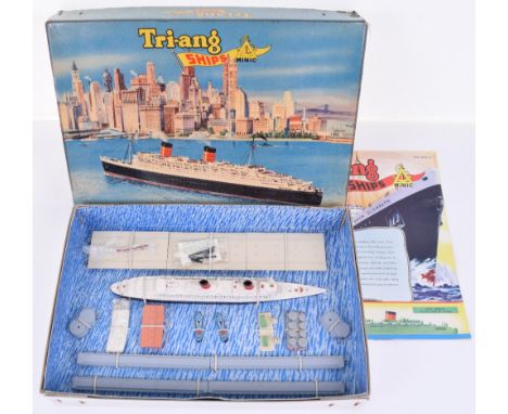 Boxed Triang Minic Ships Presentation Set M891 R.M.S. Queen Elizabeth, 1 x M702 RMS Queen Elizabeth, 2 x Tugs, 3 x quay strai