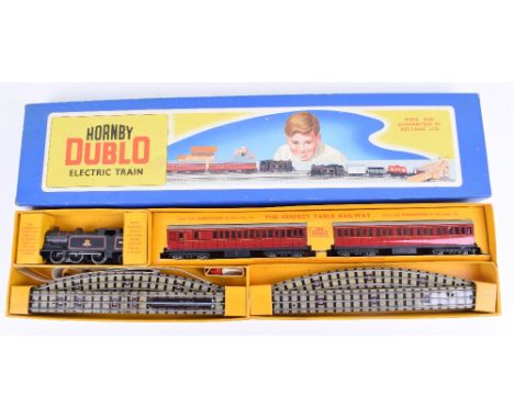 Hornby Dublo EDP10 Tank Passenger train set, boxed set containing a 0-6-2 BR tank engine 69567, two passenger coaches and tra