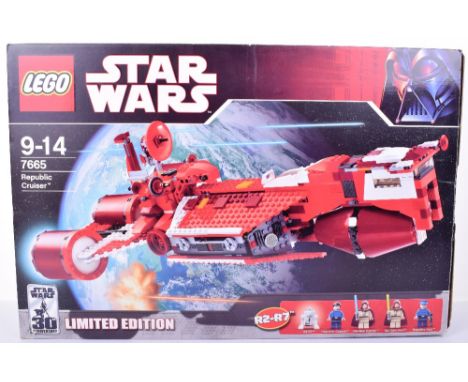 Lego Star Wars Republic Cruiser Set 7665, 2007 issue, with instruction manual, set has been built, then rebagged .Outer box l