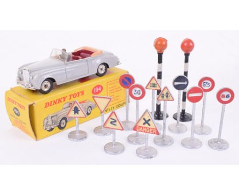 Dinky Toys 194 Bentley Coupe, grey body, red interior, driver, spun wheels, in excellent condition, with original box in good