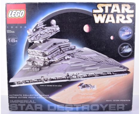 Scarce  Lego Star Wars Ultimate Collector Series Imperial Star Destroyer, Set 10030, 2002 issue, with instruction manual, set