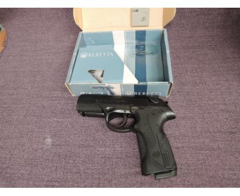 A Umarex Beretta Px4 Storm CO2 Automatic .177 Air Pistol, serial no 16E03886 with operating manual in box