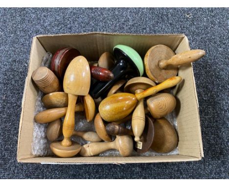 A box containing a collection of darning tools 