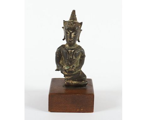 Buddha, Bronze, H 11, besch., auf Holzsockel montiert, Thailand, 19.Jh. 