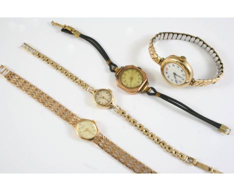 A LADY'S 9CT GOLD WRISTWATCH BY ACCURIST the signed oval shaped dial with baton numerals, on an integrated openwork bracelet 