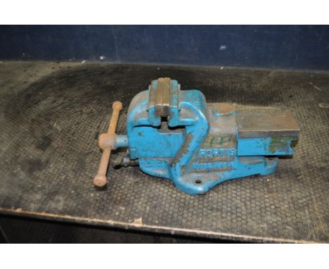 A FORTIS UNBREAKABLE ENGINEERS VICE, with 4 1/2in jaws Condition Report: surface rust but doesn't impede operation