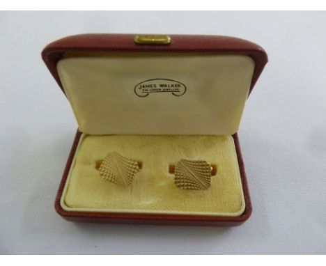 A pair of 9ct yellow gold engine turned cufflinks, approx total weight 5.4g