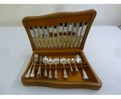 Silver plated canteen of Kings pattern flatware for six persons