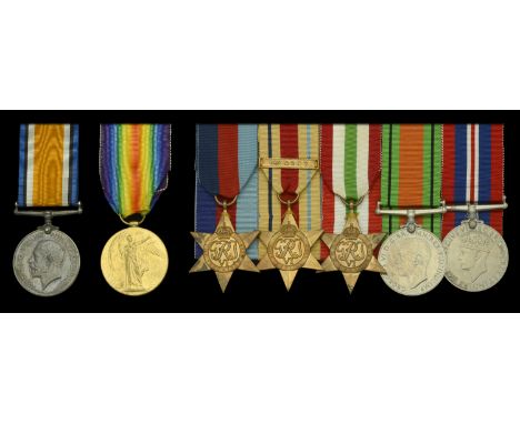 Family Group:  Pair: Private R. M. Hunter, Highland Light Infantry British War and Victory Medals (203706 Pte. R. M. Hunter. 