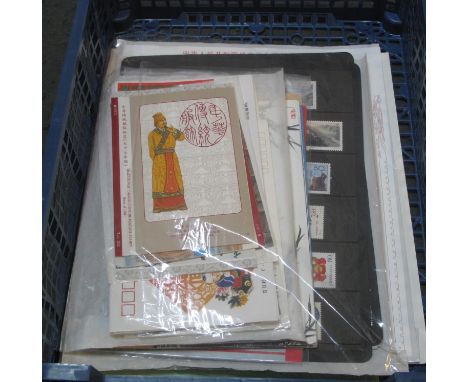 China selection of mint sets, presentation folders and First Day covers mostly 1990's.(B.P. 21% + VAT) 