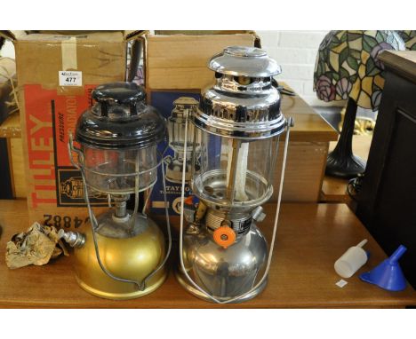 Tilley pressure lamp in original box together with a Taylor's traditional lantern in original box. (2)(B.P. 21% + VAT) 