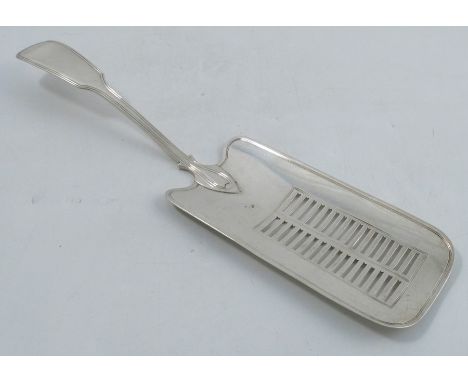 A Georgian silver fish slice, with pierced blade and fiddle and thread pattern handle, London 1806, maker Thomas James, weigh